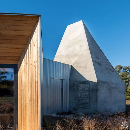 混凝土金字塔 摄影工作室的另类建筑诗学